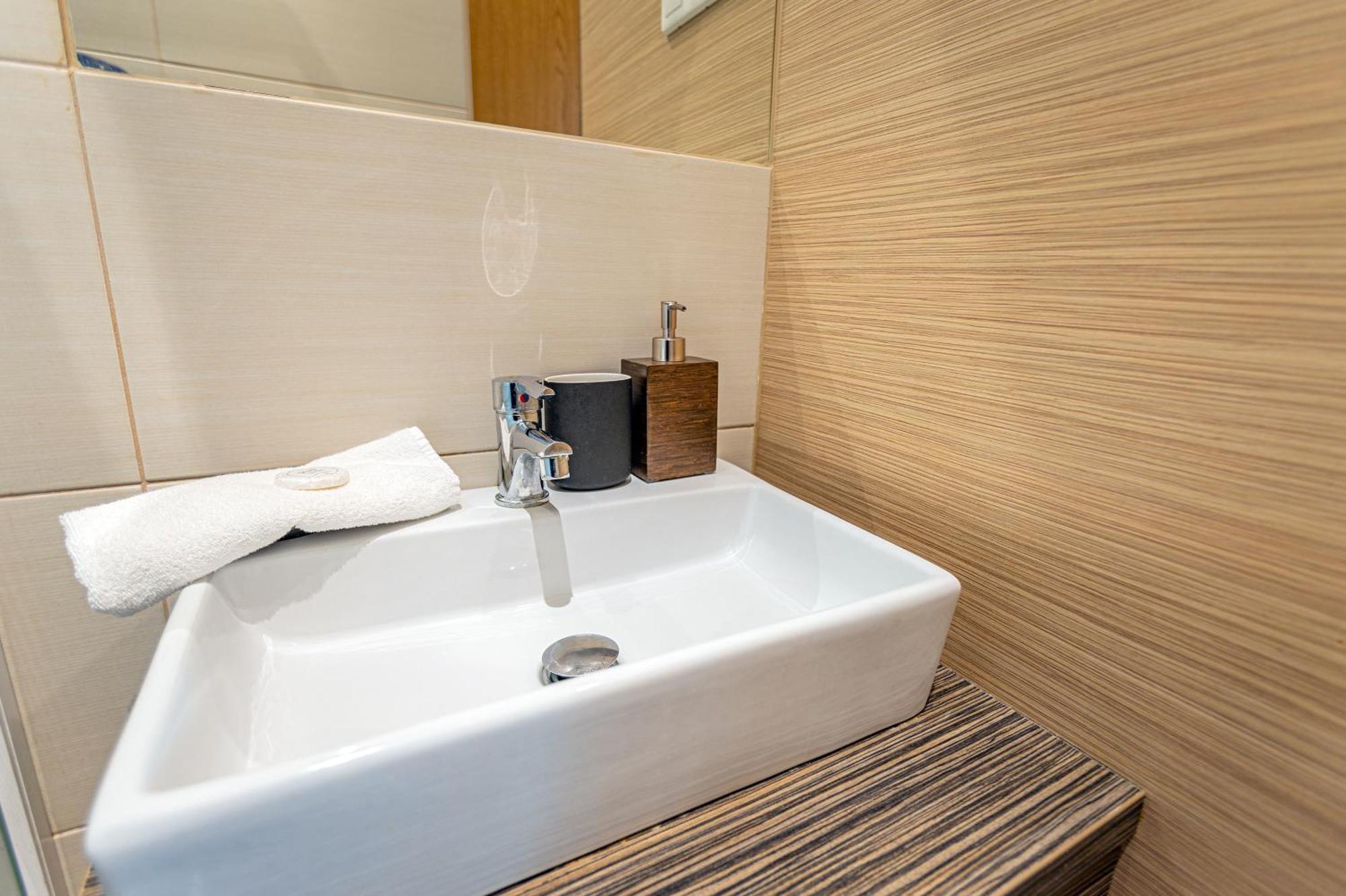 Velvet Vista Apartment Будапеща Екстериор снимка